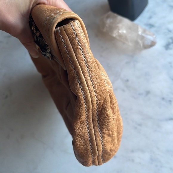 MIU MIU LEATHER CLUTCH WITH JEWEL. Beautiful 😍 - Picture 6 of 8